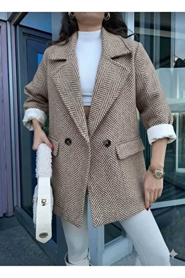 سترة نسائية بنمط جلد السمك باللون البني مبطنة من الداخل مقاس قياسي
