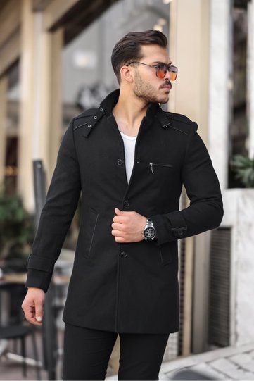 معطف رجالي أسود ضيق بتصميم أنيق
