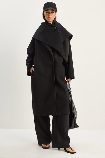 Women's Black Lapel Collar Oversized Cashmere Coat with Scarf Accessory 0215 60283771