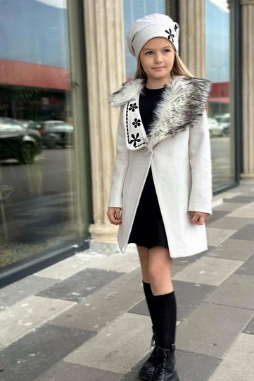 Girl's Ecru Cashmere Skirt with Fur Collar and Clover Detail
