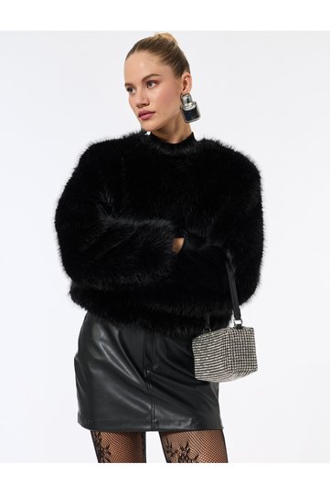 Suni Faux Fur Coat Crop Long Sleeve Crew Neck