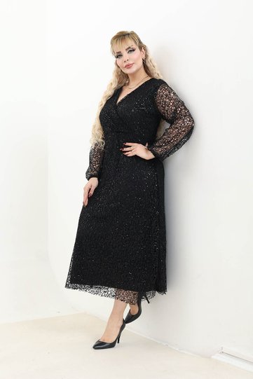 فستان سهرة طويل الأكمام بتفاصيل دانتيل أسود بأزرار على الجهتين 21C-2764