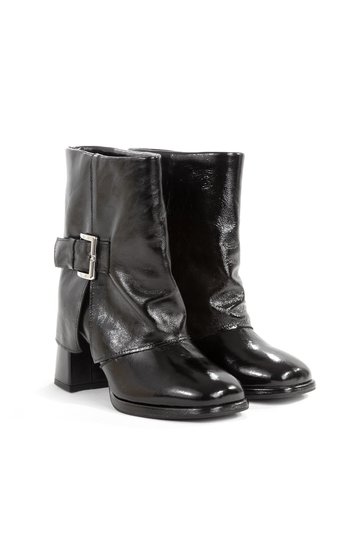 حذاء نسائي أسود من الجلد الطبيعي بكعب سميك ومشبك، أنيق ومريح للغاية، عصري