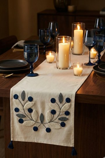 Papatya Bohemian Punch Embroidered Tasseled Cotton Table Runner (40X130 cm)