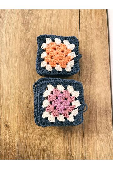 Hand-Knitted Crochet Ready-Made Motif 16 Pieces Crochet Granny Square Flower Pattern 8X8 cm