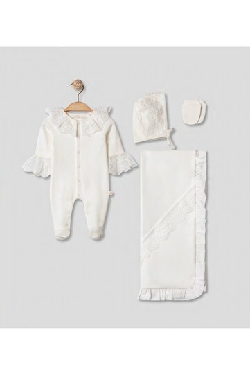 Lace Detailed Newborn Hospital Release 4-Piece Baby Set (Overalls, Hat, Gloves, Blanket)