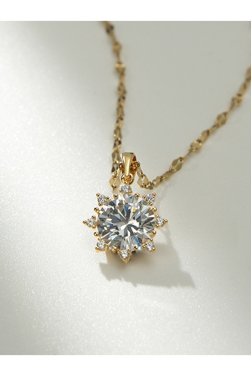 Star-Like Pendant Necklace