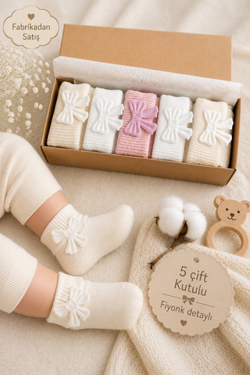 5 Pairs of Baby Girl Socks with Accessory Bows in a Box 0-6 Months