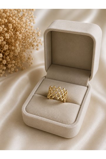 Elegant Knitted Pattern Gold Ring – Stylish and Modern Design