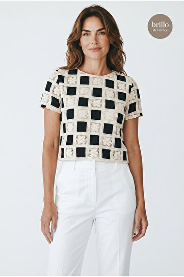 Short Sleeve Lined Checkered Pattern Crochet Blouse