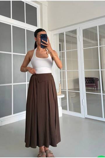 Women's Brown Button Detailed Pleated Flowy Skirt with Pockets