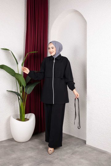 طقم نسائي من قطعتين بتصميم مزدوج الطبقات وسحاب أمامي وبنطلون واسع الساق من قماش عصري
