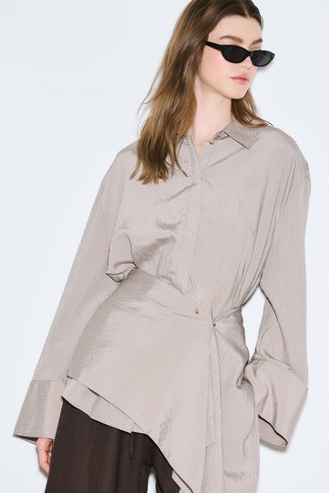 Belt-Detained Striped Shirt Gray