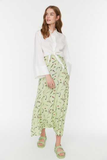 Green Floral Print Flared Woven Unlined Skirt TCTSS22EE0006