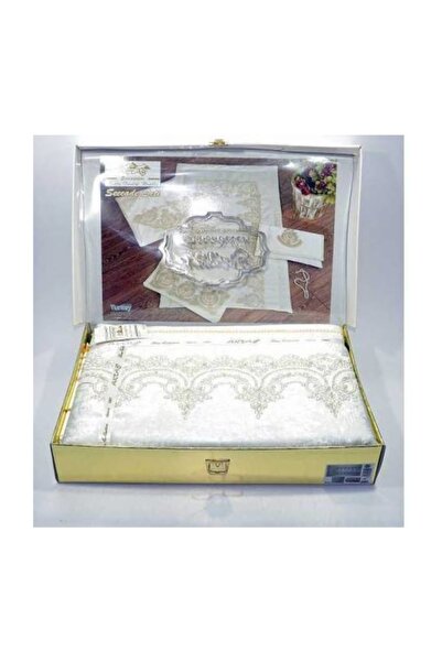 Neva Sarnell Fransız Güpürlü Kadife Seccade Takımı