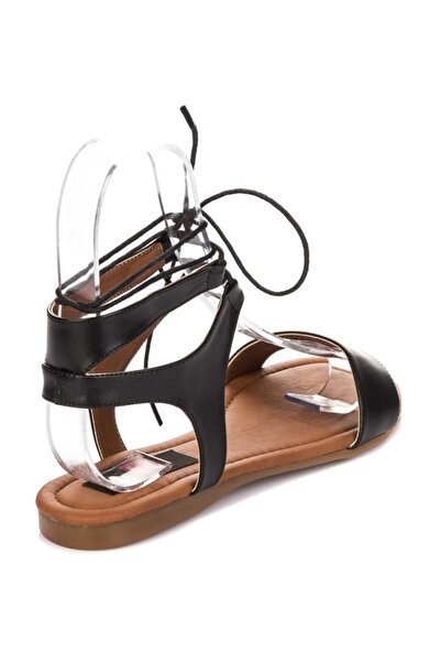 Fox Shoes Dámske čierne sandále B548397509