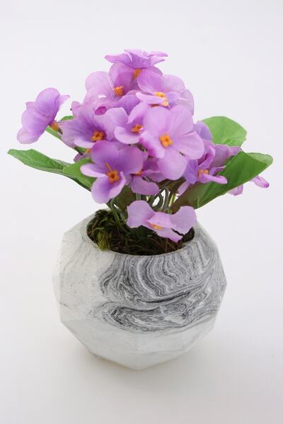 Yapay Çiçek Deposu Floare de liliac deschis în ghiveci de beton cu aspect de ...