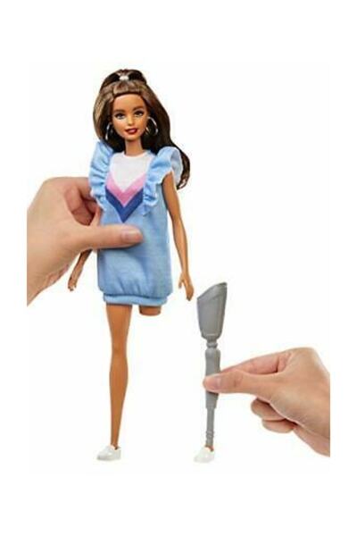 Barbie Fashionistas Bebek ve Aksesuarları Protez Bacaklı FXL54-FBR37