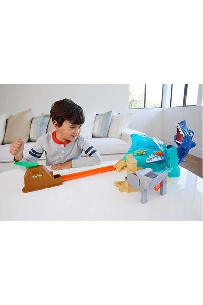 HOT WHEELS Marka Hot Wheels Köpek Balığı Macerası Oyun Seti Spor Oyuncakları