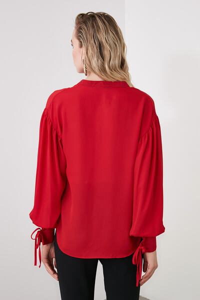 Trendyol Collection Piros blúz nyakkendő ujjal, részlet TOFAW19BB0110