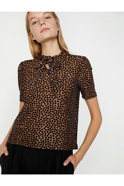 Koton Tricou negru cu buline de damă