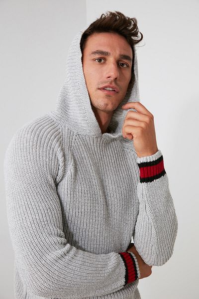 Trendyol Collection Grauer Wollstrickpullover mit Kapuze – TMNAW21KZ0399