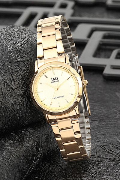 Q&Q Women's Golden Yellow Thin Elegant Model Wristwatch