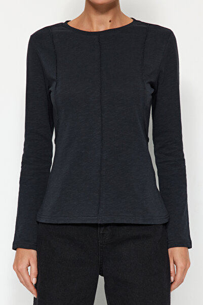 Trendyol Collection Πλεκτό μπλουζάκι με ραφές από ανθρακί με λεπτομερή λαιμόκοψη με λεπτή εφαρμογή TWOAW24TS00009