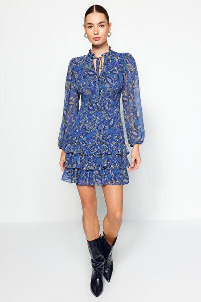 Trendyol Collection Zimní tkané šaty – námořnická modř, nabíraná sukně, detail límce, Twoaw24El00571