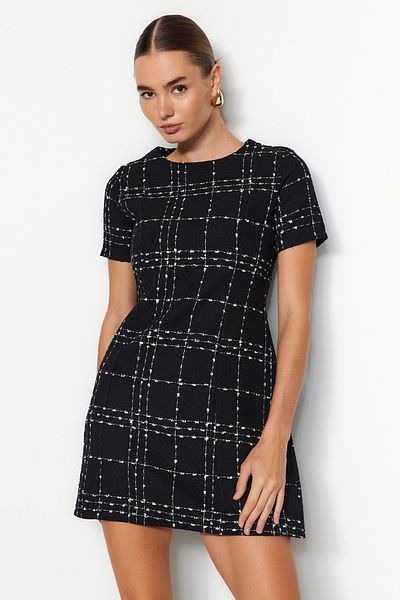 Trendyol Collection Μίνι τουίντ υφασμένο μαύρο φόρεμα σε ίσια κοπή TWOAW24EL00698