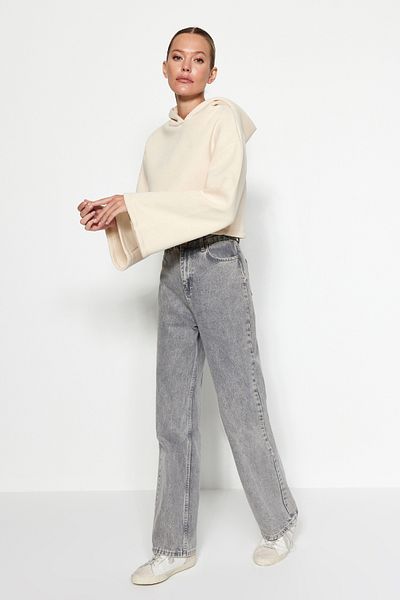 Trendyol Collection Light Stone Silný vnitřní fleece Uvolněný střih Crop Španělský rukáv Pletená mikina s kapucí TWOAW24SW00284