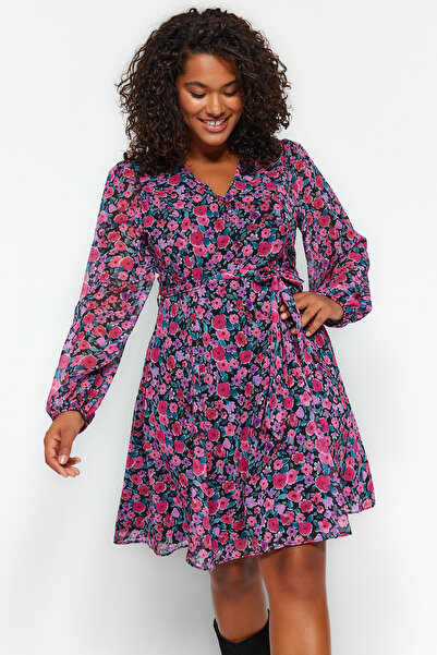 Trendyol Curve Φόρεμα σιφόν με λαιμόκοψη V - Πολύχρωμο Φόρεμα με στάμπα λουλουδιών TBBAW24AH00054