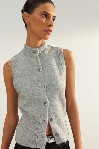 Trendyol Collection Graue, weich strukturierte Strickweste in limitierter Auflage TWOAW24HI00403