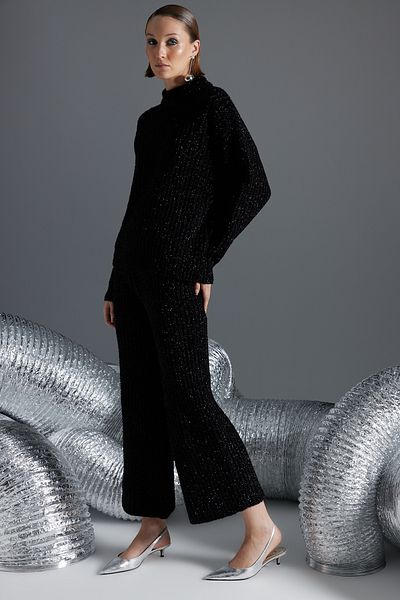 Trendyol Collection Black Oversize Christmas Themed Glittery Knitwear Top and Bottom Set TWOAW24AU00114