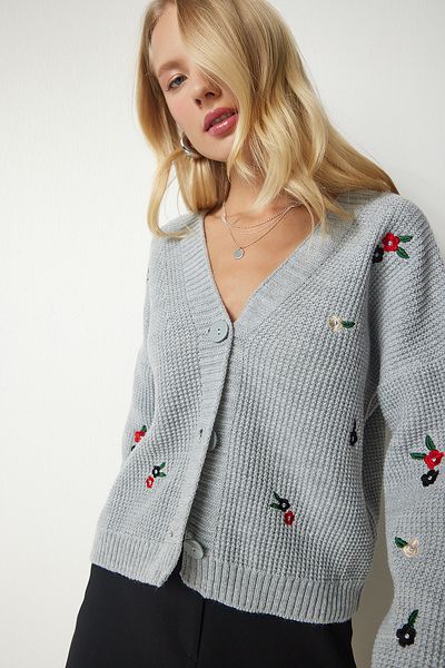Happiness İstanbul Graue Strickjacke mit Blumenstickerei und Knöpfen für Damen KG00005