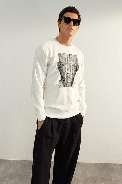 Trendyol Collection Лимитирана серия екрю суитшърт с нормален/нормален крой, без повдигане TMNAW22SW1186