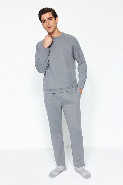 Trendyol Collection Dunkelgraues Strickpyjama-Set mit regulärer Passform TMNAW22PT0510