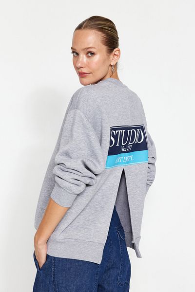 Trendyol Collection Šedá melanž Zadní potisk Detailní Tlustý vnitřní fleece Regular/Normal Fit Pletená mikina TWOAW24SW00387