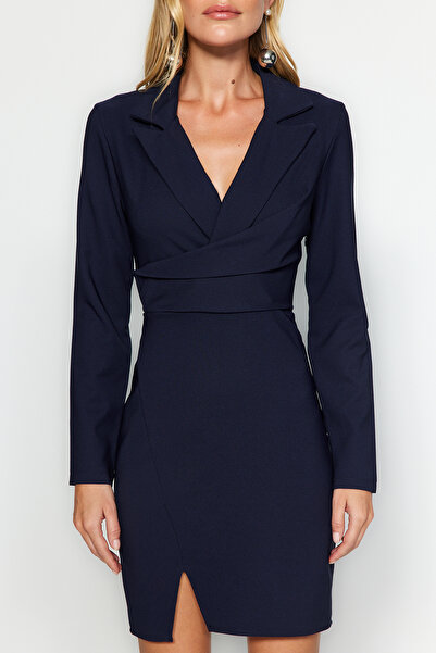 Trendyol Collection Námořnická modř vypasovaný límec s podrobným rozparkem mini tkané šaty TWOAW24EL00700