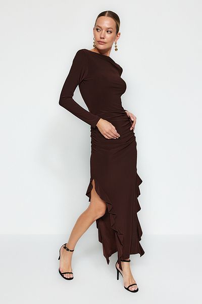 Trendyol Collection Brauner Rock, Volants, U-Boot-Kaya, dehnbares Maxi-Strickkleid TWOAW24EL00616