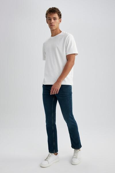 DeFacto Sergio Regular Fit Normal Kalıp Normal Bel Boru Paça Jean Pantolon R9026az23au