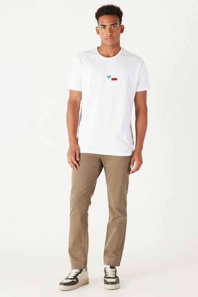 AC&Co / Altınyıldız Classics Weißes Standard-Fit-Logo-T-Shirt für Herren mit normalem Schnitt und Rundhalsausschnitt aus 100 % Baumwolle
