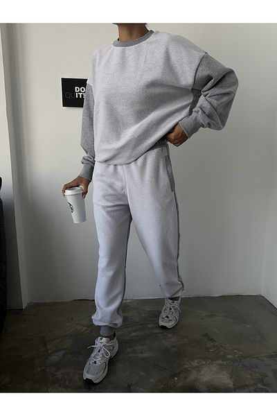 owwon Women's Gray Crew Neck Elastic Waist and Leg Reverse Straight Stitch Detail Oversize Bottom Top Tracksuit Set