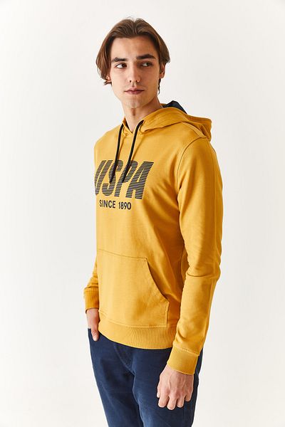 U.S. Polo Assn. Η.Π.Α. Polo Assn. ΒΑΣΗ. POLO ASSN. ΑΝΔΡΙΚΟ T-SHIRT REGULAR FIT ΜΕ ΚΙΤΡΙΝΗ ΚΟΥΚΟΥΛΑ