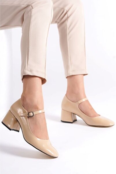 Ayakkabı Podyumum جلد لامع، مقدمة دائرية مغلقة، كعب سميك 5 سم