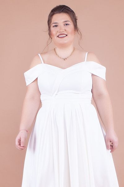 lovebox Ramienko s nízkymi ramenami, s dvojitým náprsným výstrihom, midi dĺžka, biele večerné šaty veľkej veľkosti 342
