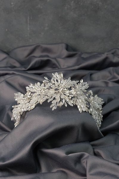 Hobigram Banda de păr cu mărgele de cristal Arden argintiu și coroană de mireasă Henna pentru cele mai frumoase mirese – Coroană, cu pietre de cristal –
