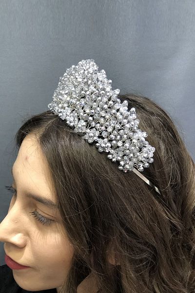 Hobigram Mireasa si coroana Henna cu margele de cristal argintiu deschis pentru cele mai frumoase mirese – Coroana, cu pietre de cristal, model elegant –