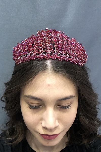 Hobigram Mireasa cu margele de cristal rosu inchis si coroana Henna pentru cele mai frumoase mirese - coroana, cu piatra de cristal, model elegant