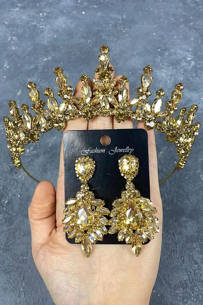 Hobigram Honey Colored Cooker Bridal Henna Crown and Shuttle Stone Evening Dress Earrings for the Most Beautiful Brides